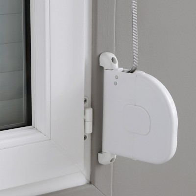 Volet roulant blanc en Aluminium, manœuvre par sangle