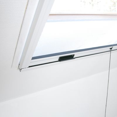Moustiquaire enroulable aluminium pour fenêtre type Velux®