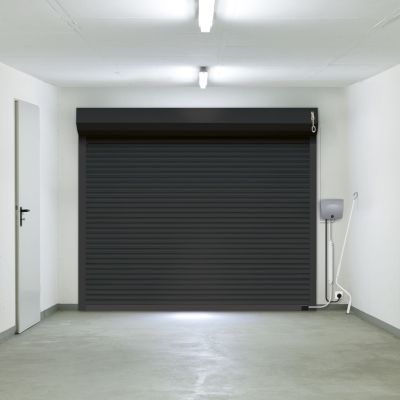 Porte de garage enroulable alu anthracite h212x240cm motorisée, centrale Somfy, vue intérieure