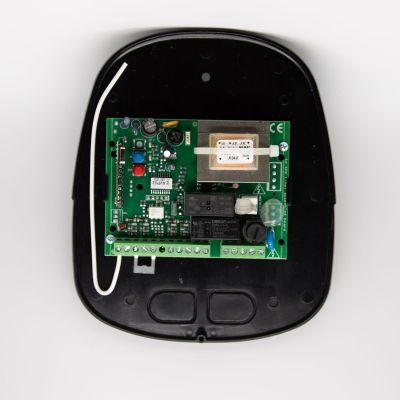 Centrale porte de garage Protecta Allmatic ouverte